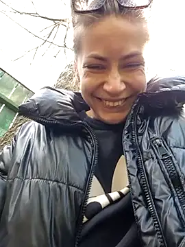 Keli Jessi online show from 28, 4, 2026