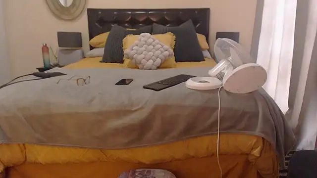 Creamyass22 online show from 27, 12, 2024