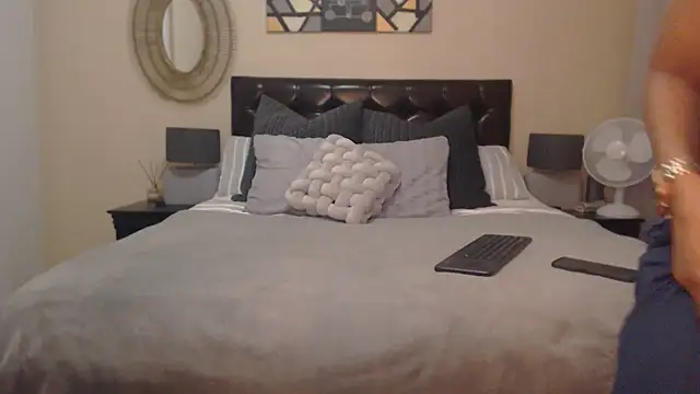 Creamyass22 online show from 16, 1, 2025