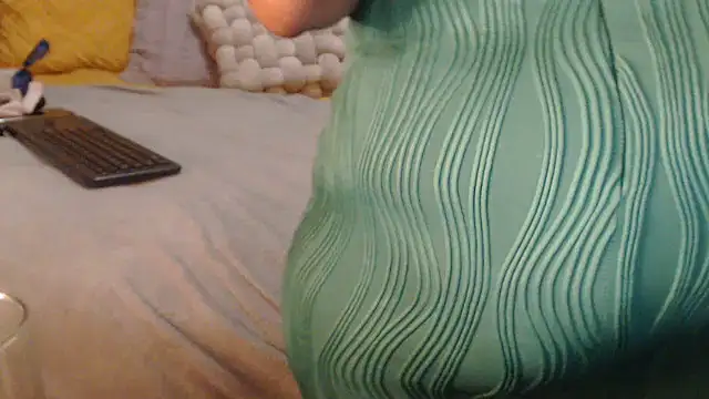 Creamyass22 online show from 27, 11, 2025