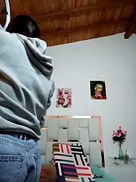 LunaZambrano online show from 21, 2, 2025