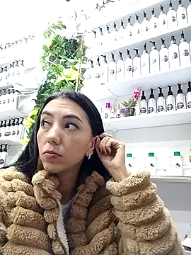 LunaZambrano online show from 5, 3, 2025