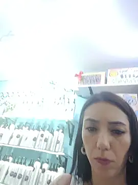 Snapshot of LunaZambrano chatting on 25, 6, 2026 LunaZambrano online show from 25, 6, 2026