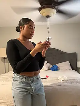 CandyLuxxxx online show from 11, 2, 2025