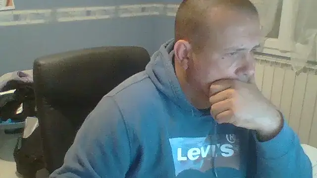 Snapshot of manubm03 chatting on 13, 10, 2025 manubm03 online show from 13, 10, 2025