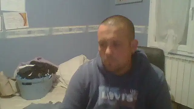 Snapshot of manubm03 chatting on 14, 10, 2025 manubm03 online show from 14, 10, 2025