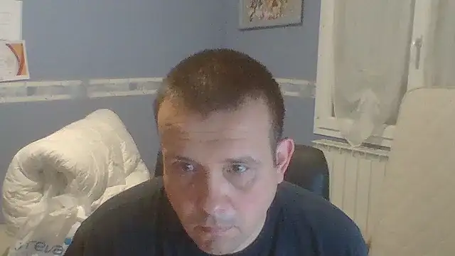 Snapshot of manubm03 chatting on 13, 11, 2025 manubm03 online show from 13, 11, 2025