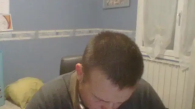 Snapshot of manubm03 chatting on 21, 11, 2025 manubm03 online show from 21, 11, 2025