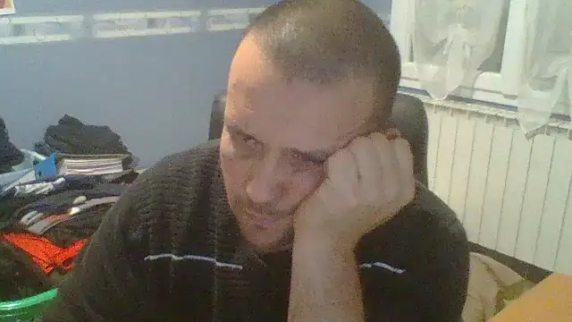 Snapshot of manubm03 chatting on 2, 12, 2025 manubm03 online show from 2, 12, 2025