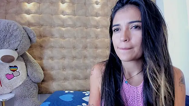 violet giraldo online show from 23, 7, 2026