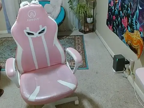 Emihaze online show from 7, 3, 2025