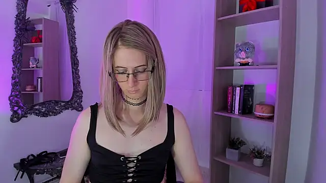 KimberlyJohnsoon online show from 24, 11, 2025