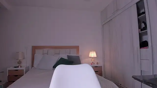 Snapshot of mia_hank chatting on 15, 1, 2025 mia hank online show from 15, 1, 2025