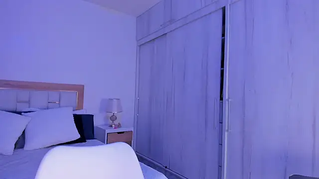 Snapshot of mia_hank chatting on 22, 2, 2025 mia hank online show from 22, 2, 2025