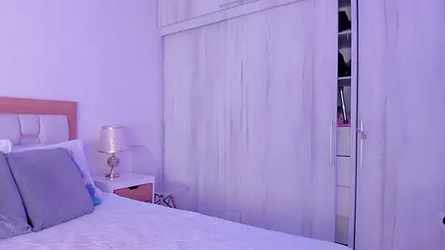 Snapshot of mia_hank chatting on 30, 10, 2025 mia hank online show from 30, 10, 2025