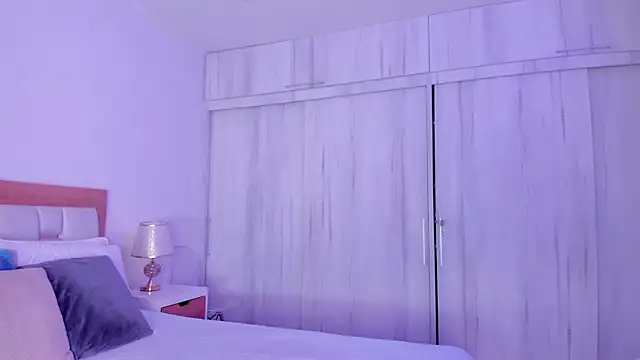 Snapshot of mia_hank chatting on 31, 10, 2025 mia hank online show from 31, 10, 2025