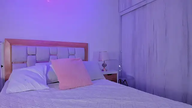 mia hank online show from 18, 2, 2026