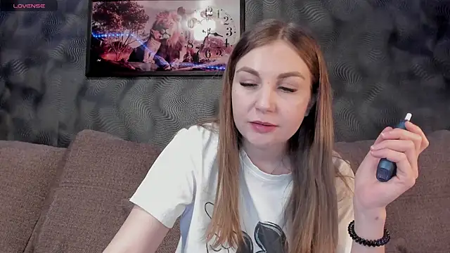 Snapshot of CassieMils chatting on 18, 2, 2025 CassieMils online show from 18, 2, 2025