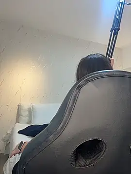 ava blue online show from 24, 4, 2026