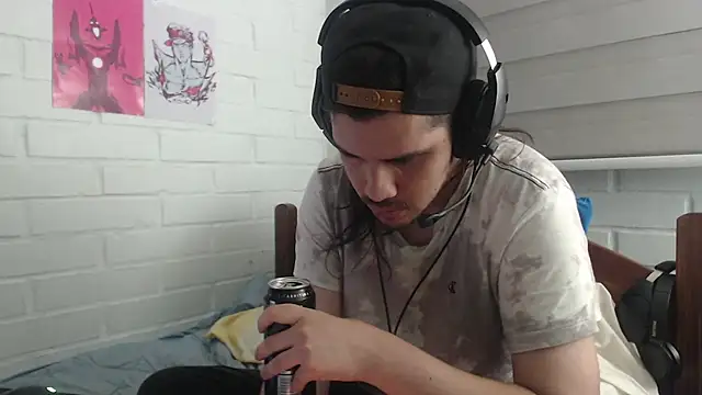 hung weeb online show from 13, 2, 2025