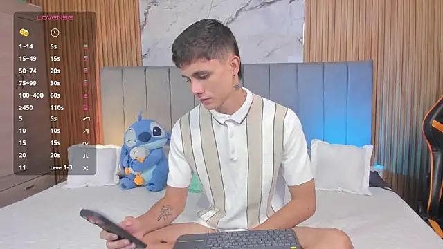 Snapshot of DustinLevine chatting on 21, 5, 2026 DustinLevine online show from 21, 5, 2026