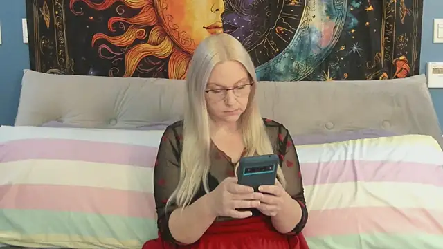 Snapshot of SaraBearXo chatting on 11, 9, 2025 SaraBearXo online show from 11, 9, 2025