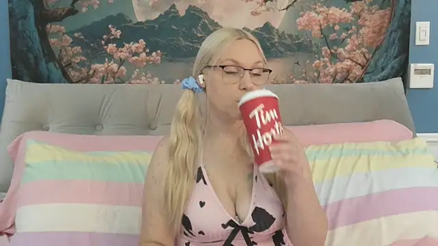 Snapshot of SaraBearXo chatting on 3, 10, 2025 SaraBearXo online show from 3, 10, 2025