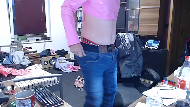 Snapshot of Fem-Boy40 chatting on 31, 5, 2026 Fem-Boy40 online show from 31, 5, 2026