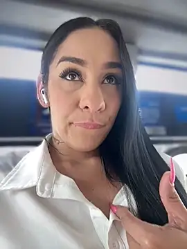 Snapshot of __IRIS__ chatting on 3, 3, 2026 IRIS online show from 3, 3, 2026