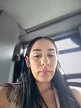 Snapshot of __IRIS__ chatting on 7, 4, 2026 IRIS online show from 7, 4, 2026