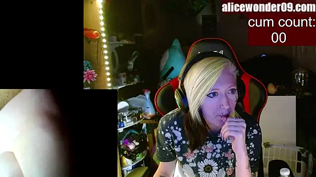 alicewonder09 online show from 2, 2, 2025