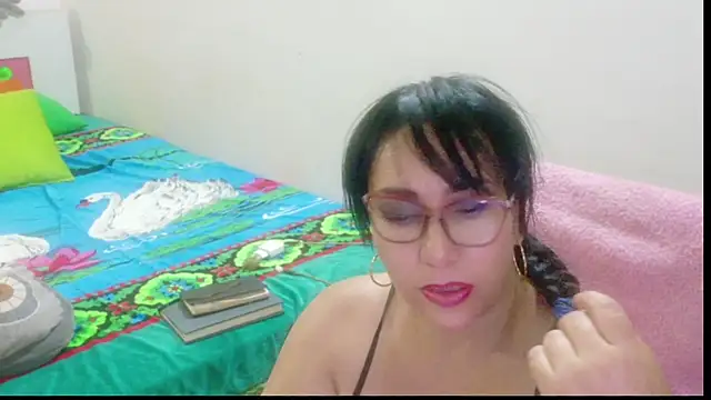 Snapshot of hottplay chatting on 16, 7, 2026 hottplay online show from 16, 7, 2026