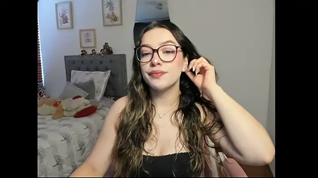 Snapshot of samysweet_8 chatting on 15, 11, 2025 samysweet 8 online show from 15, 11, 2025