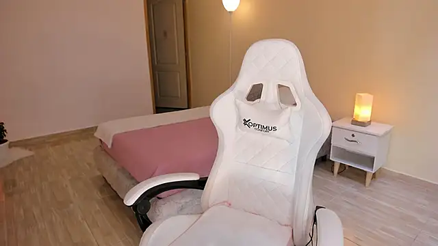 Snapshot of carleee_winter chatting on 5, 3, 2025 carleee winter online show from 5, 3, 2025