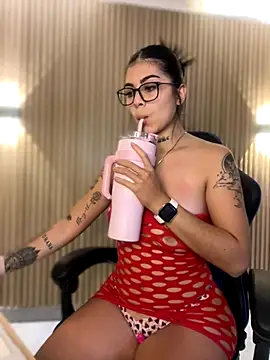 Sarasanders 4 online show from 4, 10, 2025