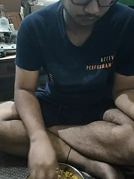 Snapshot of thebrownboi01 chatting on 21, 11, 2025 thebrownboi01 online show from 21, 11, 2025