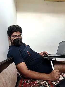 Snapshot of thebrownboi01 chatting on 29, 11, 2025 thebrownboi01 online show from 29, 11, 2025