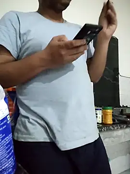 Snapshot of thebrownboi01 chatting on 6, 4, 2026 thebrownboi01 online show from 6, 4, 2026