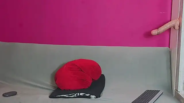 Young Strawberryy online show from 28, 7, 2026