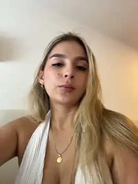 Snapshot of oriana_zoeee chatting on 30, 5, 2026 oriana zoeee online show from 30, 5, 2026