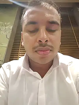 Snapshot of vishnuvinod_india chatting on 5, 11, 2025 vishnuvinod india online show from 5, 11, 2025