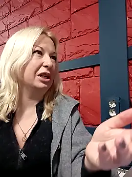 Snapshot of Arina_smiles chatting on 8, 12, 2024 Arina smiles online show from 8, 12, 2024