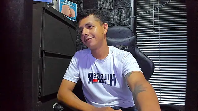 boy bigcock24cm online show from 11, 6, 2026