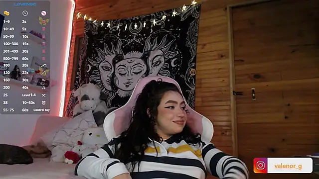 Snapshot of valenor_ chatting on 8, 2, 2025 valenor online show from 8, 2, 2025