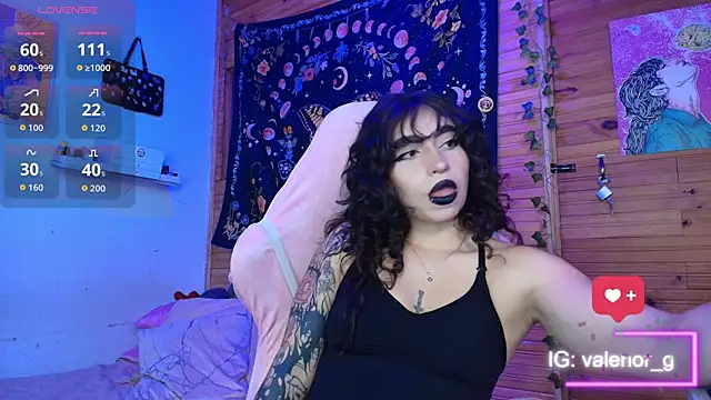 Snapshot of valenor_ chatting on 24, 10, 2025 valenor online show from 24, 10, 2025