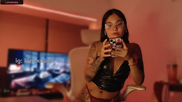 Snapshot of LunaXuan chatting on 15, 1, 2025 LunaXuan online show from 15, 1, 2025