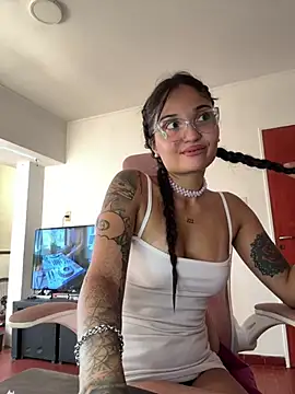 Snapshot of LunaXuan chatting on 24, 1, 2025 LunaXuan online show from 24, 1, 2025