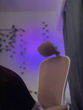 Snapshot of LunaXuan chatting on 11, 9, 2025 LunaXuan online show from 11, 9, 2025