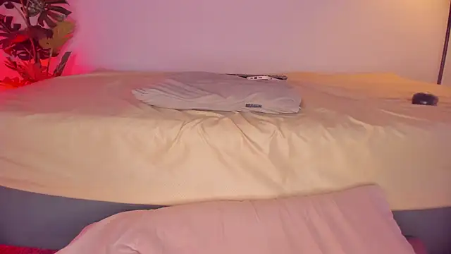 hot booty  online show from 23, 4, 2026