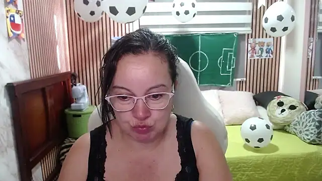 Sonialorens  online show from 11, 6, 2026
